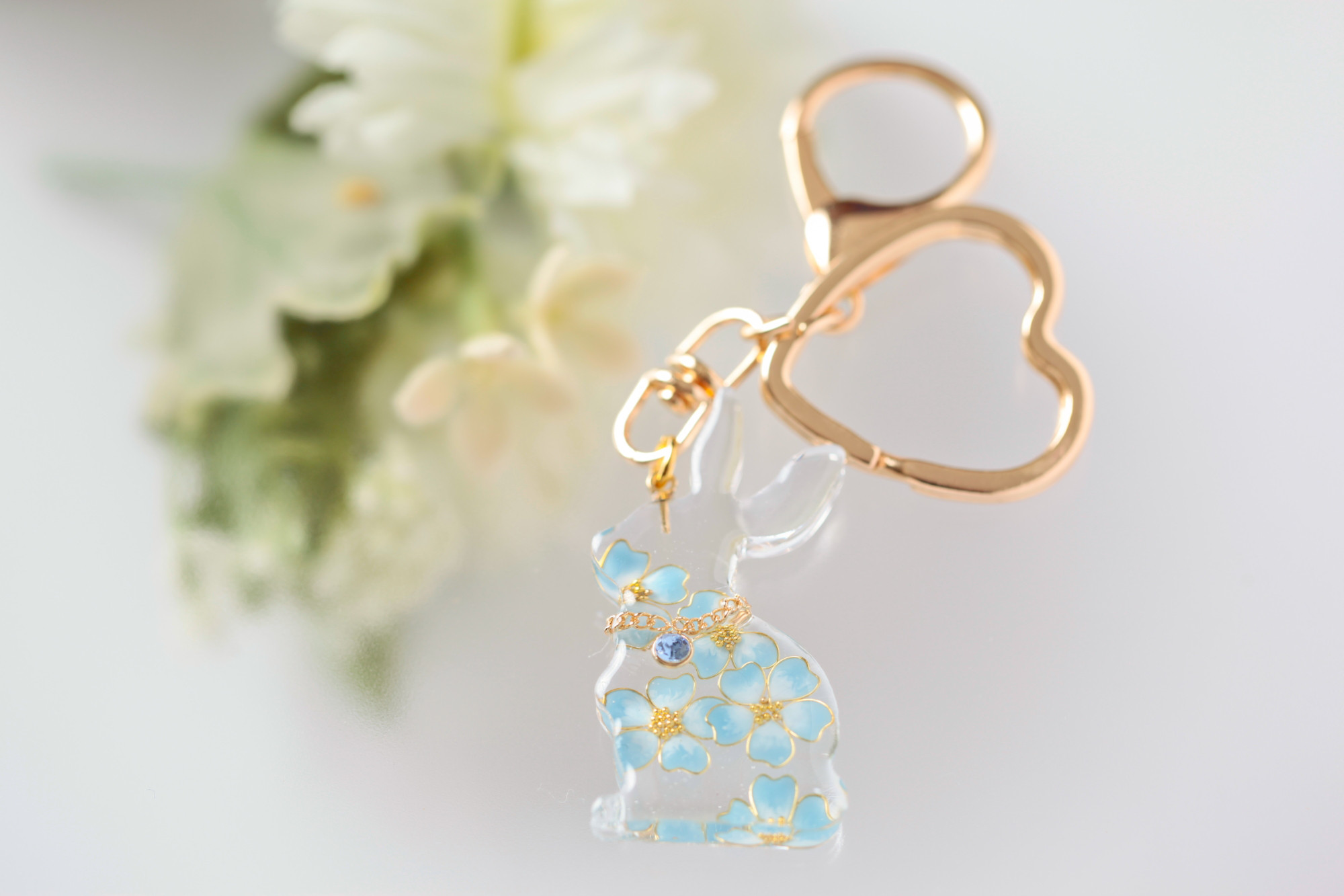 【1446】レジン　うさぎ　チャーム　キ―ホルダー　ハンドメイド