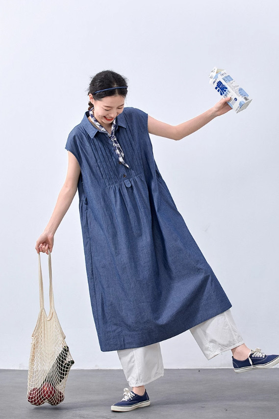 着まわしやすい　ピンタック入りワンピース