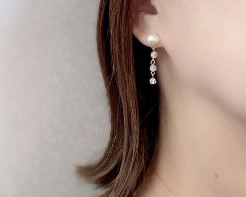 【No.650-a】気まぐれ 淡水パール　天然石　唯一無二のイヤリング/ピアス 楽天市場】淡水パール イヤリング ピアス ホワイト 一粒 一石