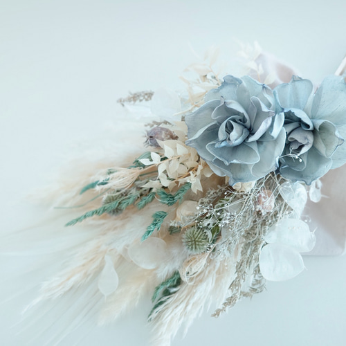 ウェディングブーケ　くすみブルーのスワッグブーケ　アーティフィシャルフラワー ウェディングブーケ くすみブルーのスワッグブーケ アーティフィシャル
