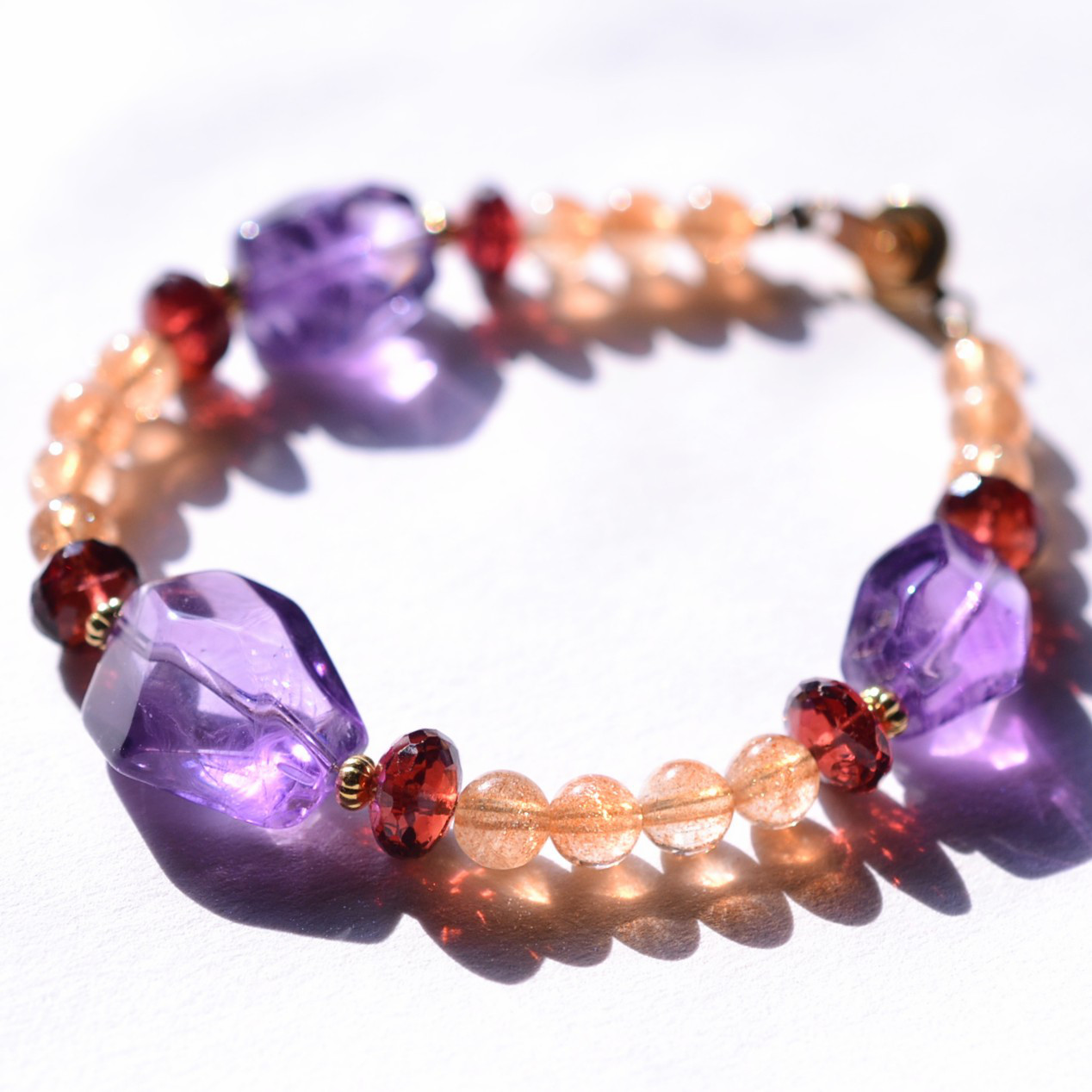 サンストーンとアメジスト、ガーネットのブレスレット