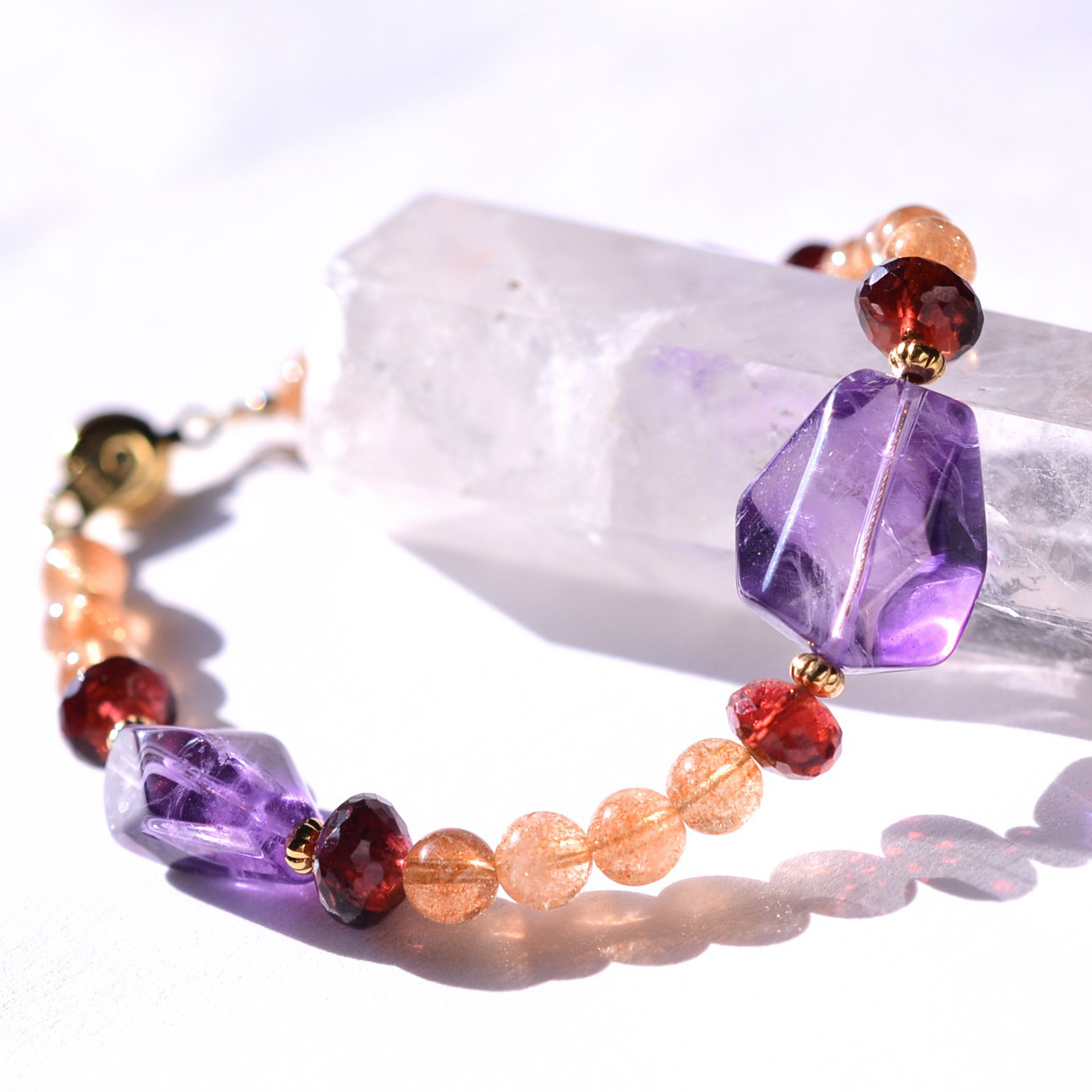 サンストーンとアメジスト、ガーネットのブレスレット