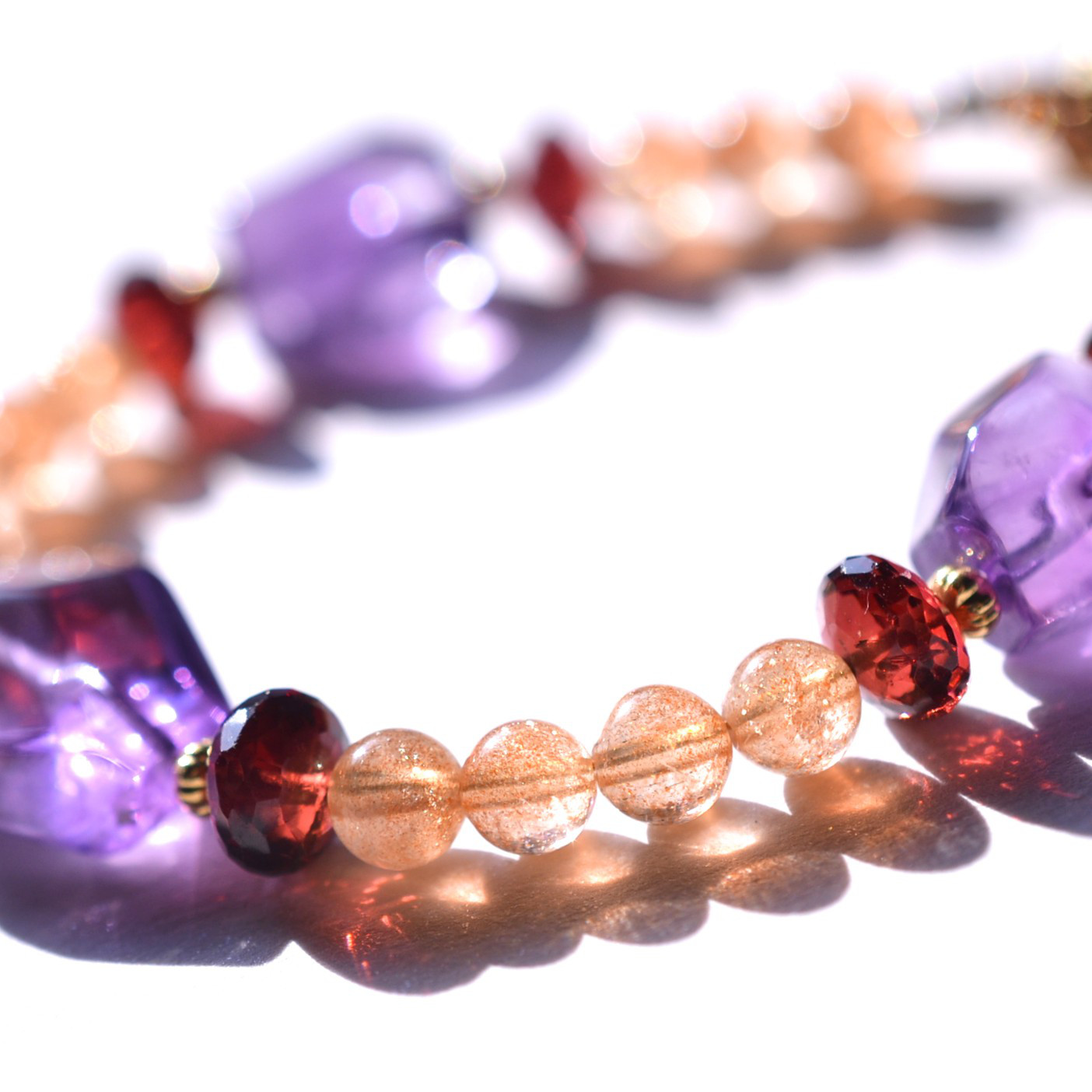 サンストーンとアメジスト、ガーネットのブレスレット