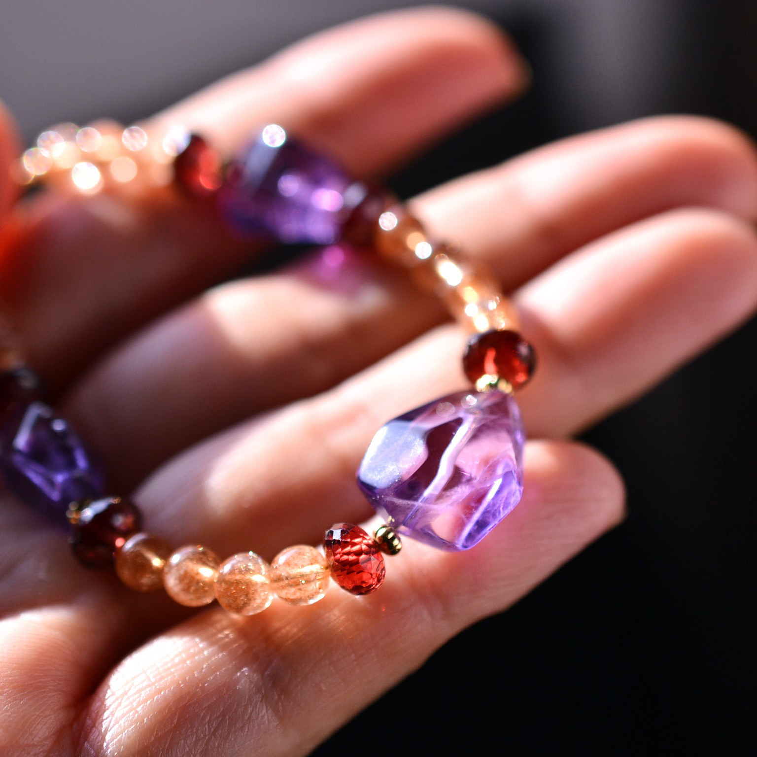 サンストーンとアメジスト、ガーネットのブレスレット