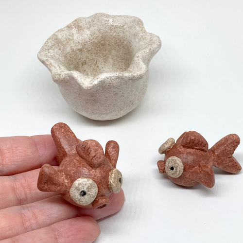 飛び出す！？金魚と金魚鉢」夏のオブジェセット 陶器の置物 かわいい