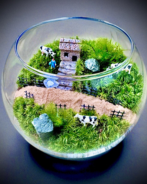 ［即完売作品］牧場風景の苔テラリウム12cm癒しジオラマ動物フィギュアギフトにおすすめ牛