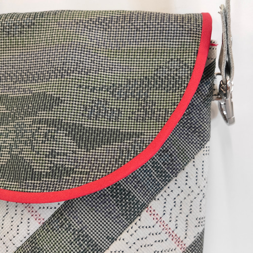 袋帯リメイク 蓋つきポシェット<ホワイト>