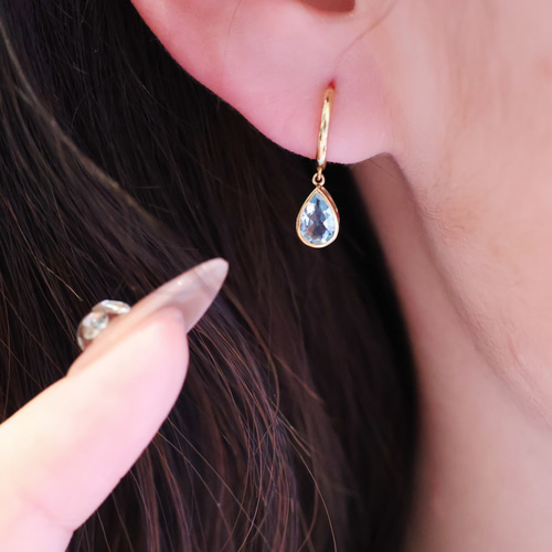 水滴モチーフ アクアマリンピアスk18 ピアス（フープ） パール