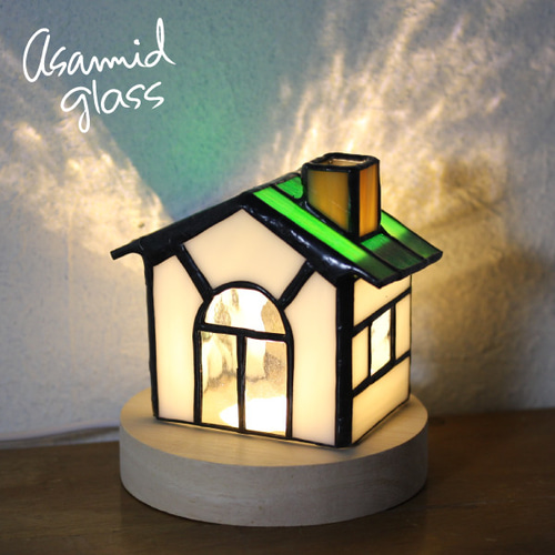 ステンドグラス 煙突のあるグリーンの屋根の家 ライト お香入れ その他