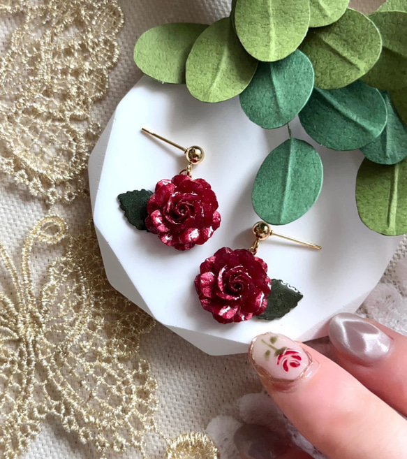 【専用】ミニ薔薇 フープイヤリング おまとめ 紙で作る】 赤 ミニ薔薇II イヤリング・ピアス イヤリング