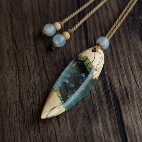 ウッドレジンネックレス サーフボード 波 ブルー 青 海 サーフィン