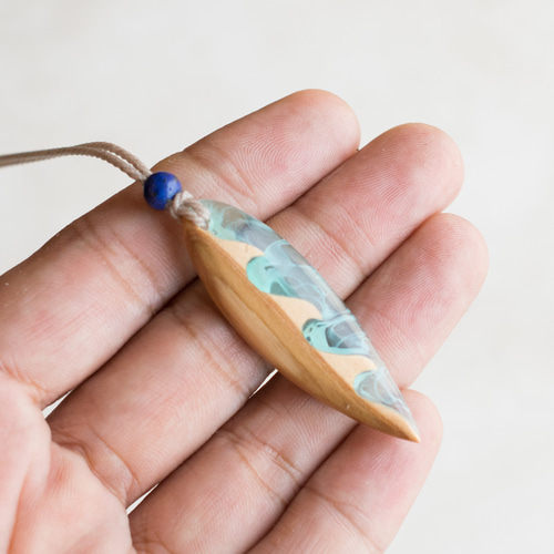 ウッドレジンネックレス Wave サーフボード 波 ブルー 青 海