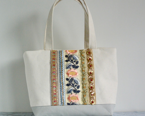 ピンクのぷにっとしたインド刺繍リボンのトートバッグ【Mサイズ