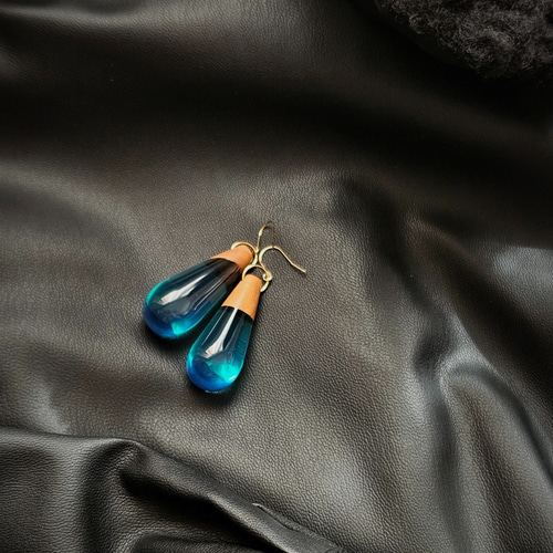 ウッドレジンピアス/イヤリング 天然木【欅 けやき】爽やかピアス 透明