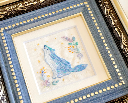 刺繍画　イタリア製 トランシルバニアのイーラーショシュ赤の刺繍のリネンクロス39