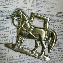 イギリスのアンティーク ホースブラス65 馬飾り その他素材 RUI