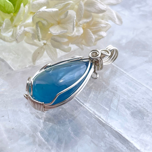 アクアマリン ワイヤーラッピングペンダントトップ ペンダントトップ