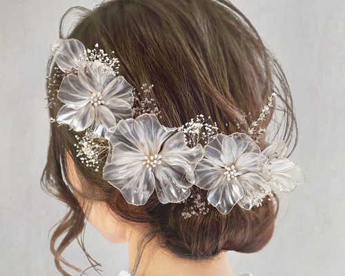 かすみ草とディップフラワーetc.の髪飾り》プリザーブドフラワー