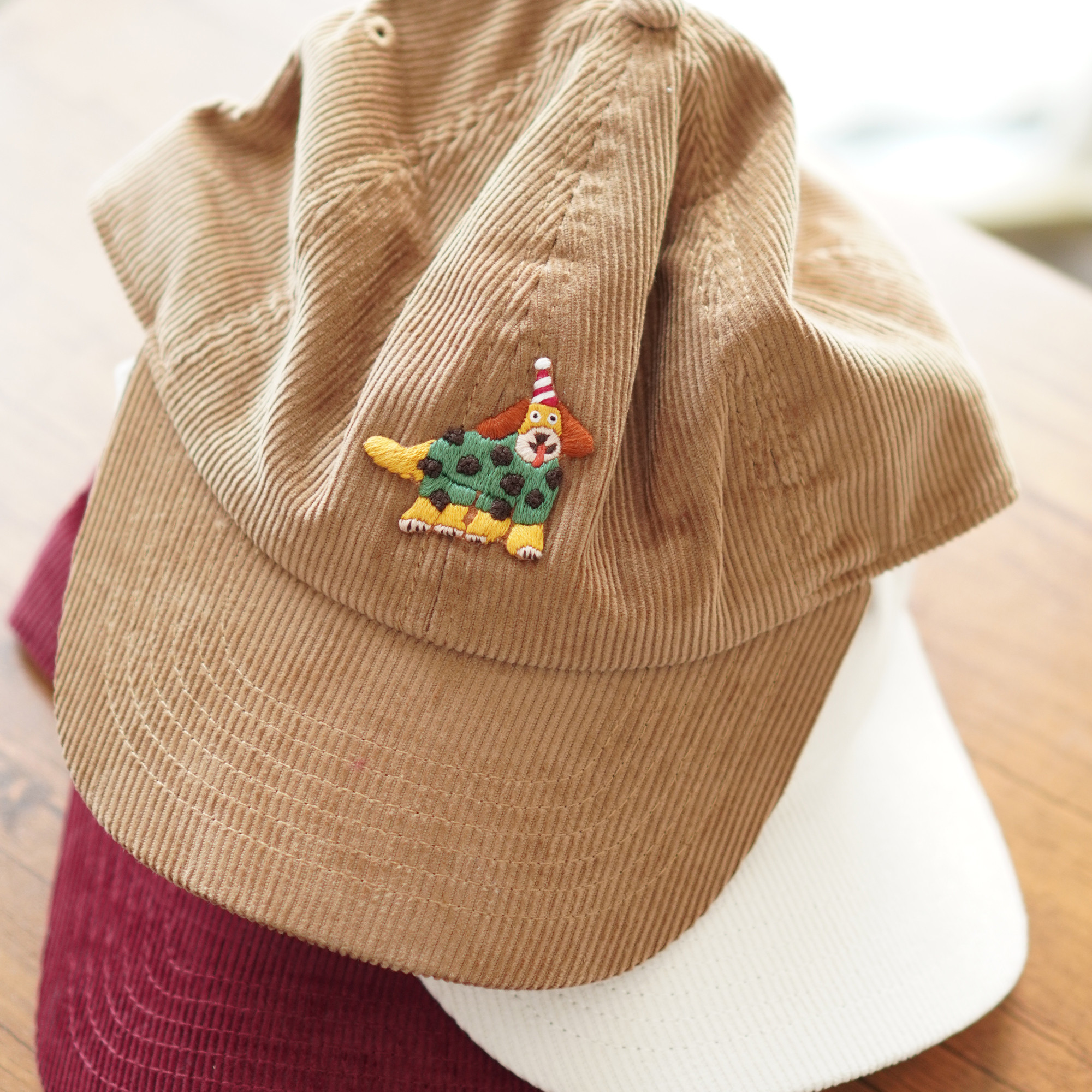 【受注制作】手刺繍 コーデュロイ キャップ ( いぬ )