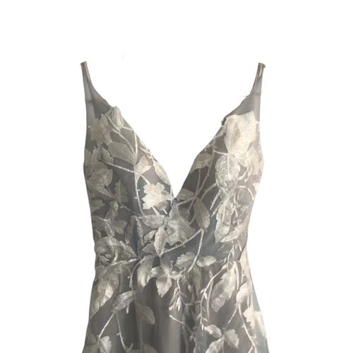 美品！2ways Vネックドレス キャミソール ブルー 3D立体レース刺繍 前  