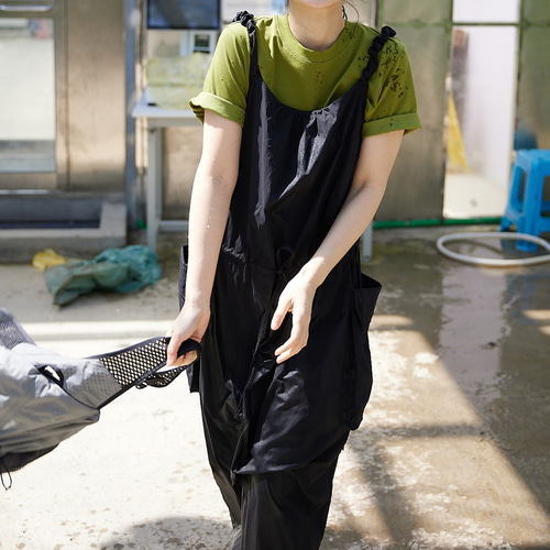 くしゅくしゅの肩紐が可愛い☆マルチギャザーワンピース ブラック