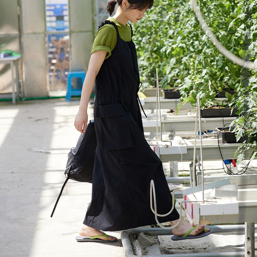くしゅくしゅの肩紐が可愛い☆マルチギャザーワンピース ブラック