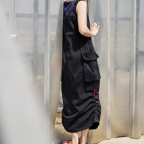 くしゅくしゅの肩紐が可愛い☆マルチギャザーワンピース ブラック