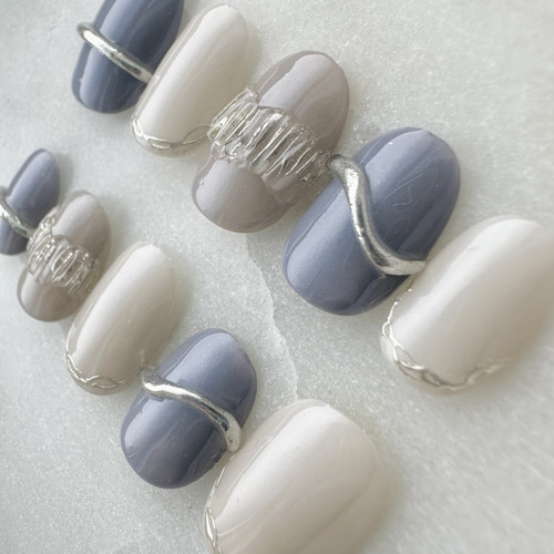 大人上品ネイルチップ/柔らかブルーの爽やか大人の夏ネイル/シンプル