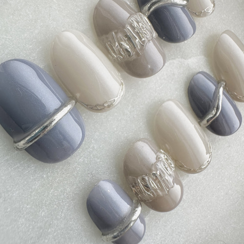 大人上品ネイルチップ/柔らかブルーの爽やか大人の夏ネイル/シンプル