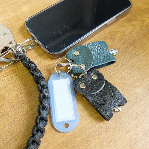 KUROKAWA カギ守猫ミニ キーカバー 猫 ネコ 防犯 本革 リング付き 鍵