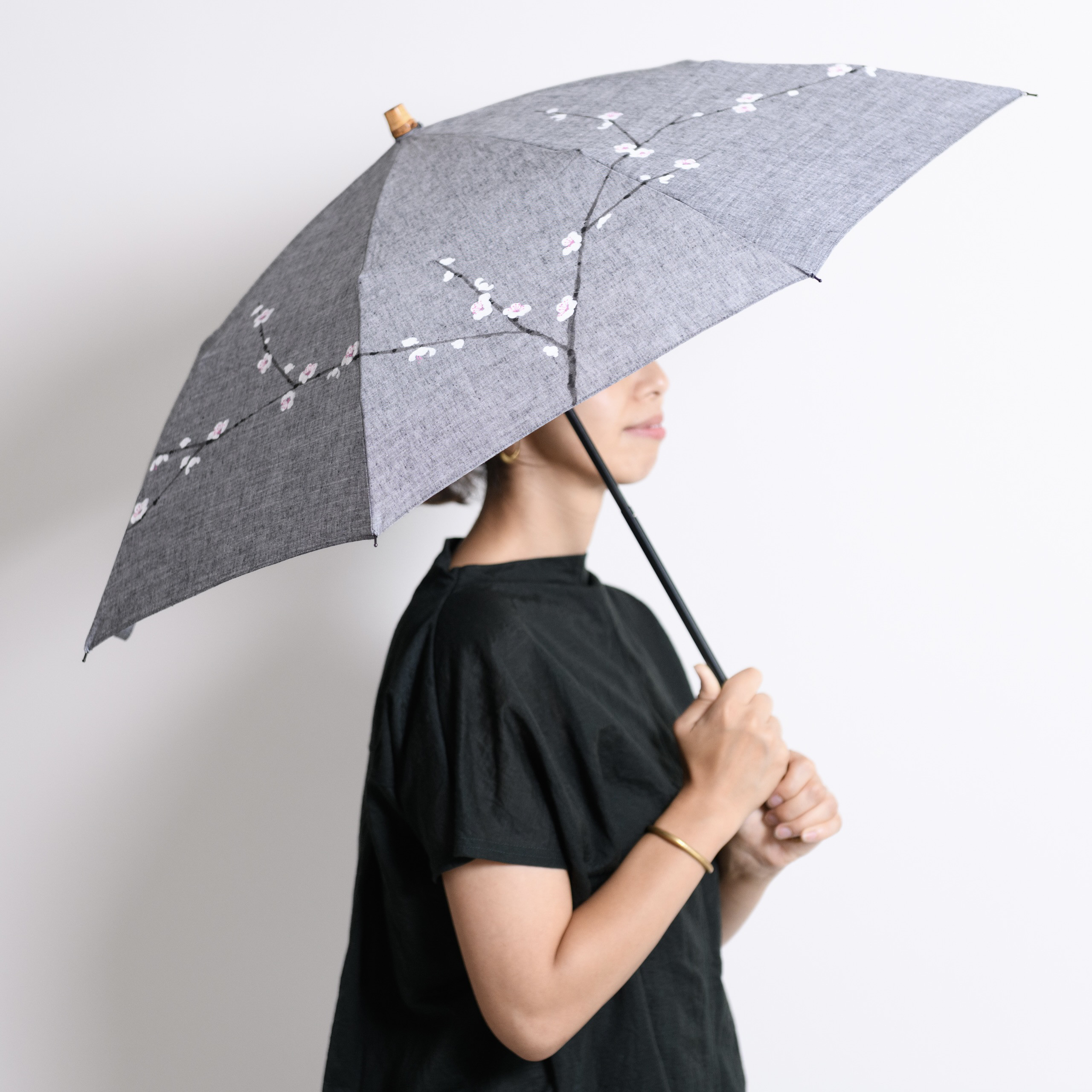軽い手描き日傘・白梅（ダンガリー生地）