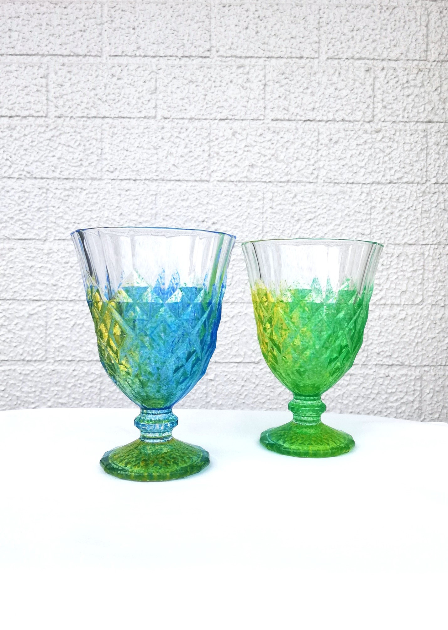 ブルーとグリーンが涼しげなフリーグラス・ステムグラス（2個セット）