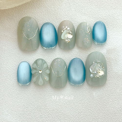 水色ネイルチップ｜氷のような透明感×マグネット×立体フラワー｜夏・冬