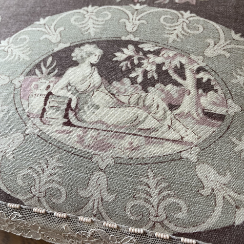 カルトナージュボックス フランスヴィンテージの生地です。趣きのある