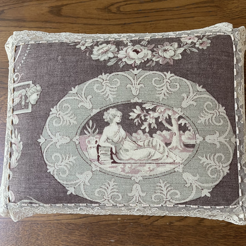 カルトナージュボックス フランスヴィンテージの生地です。趣きのある