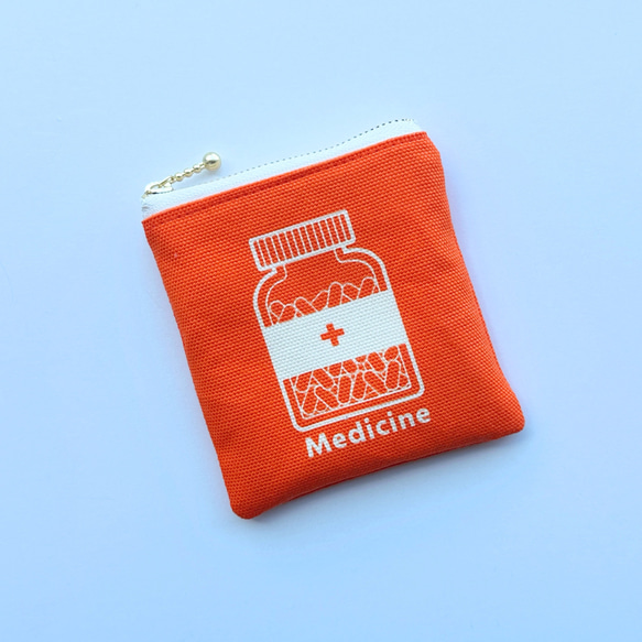 小さなおくすりポーチ（オレンジ） 1枚目の画像