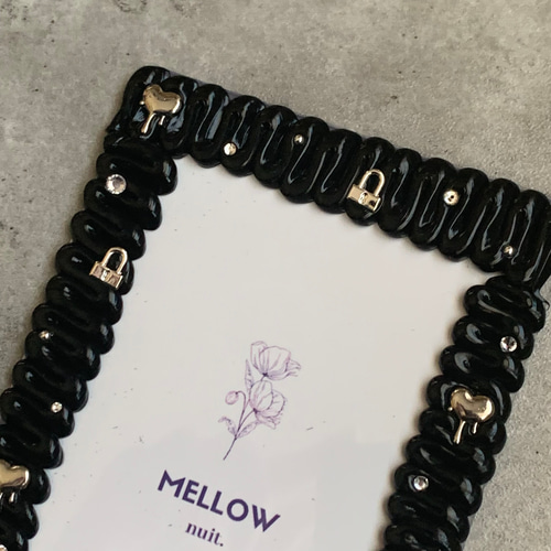 最終値下げ！新品未使用☆ブラック☆エトレ☆リップケース B7トレカケース】硬質ケース 『 melt 』 black whip deco