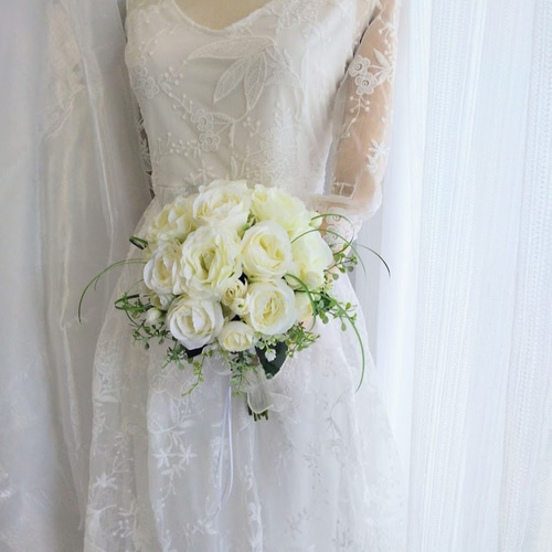 白バラ の エレガント な ウェディングブーケ ns900 アーティ