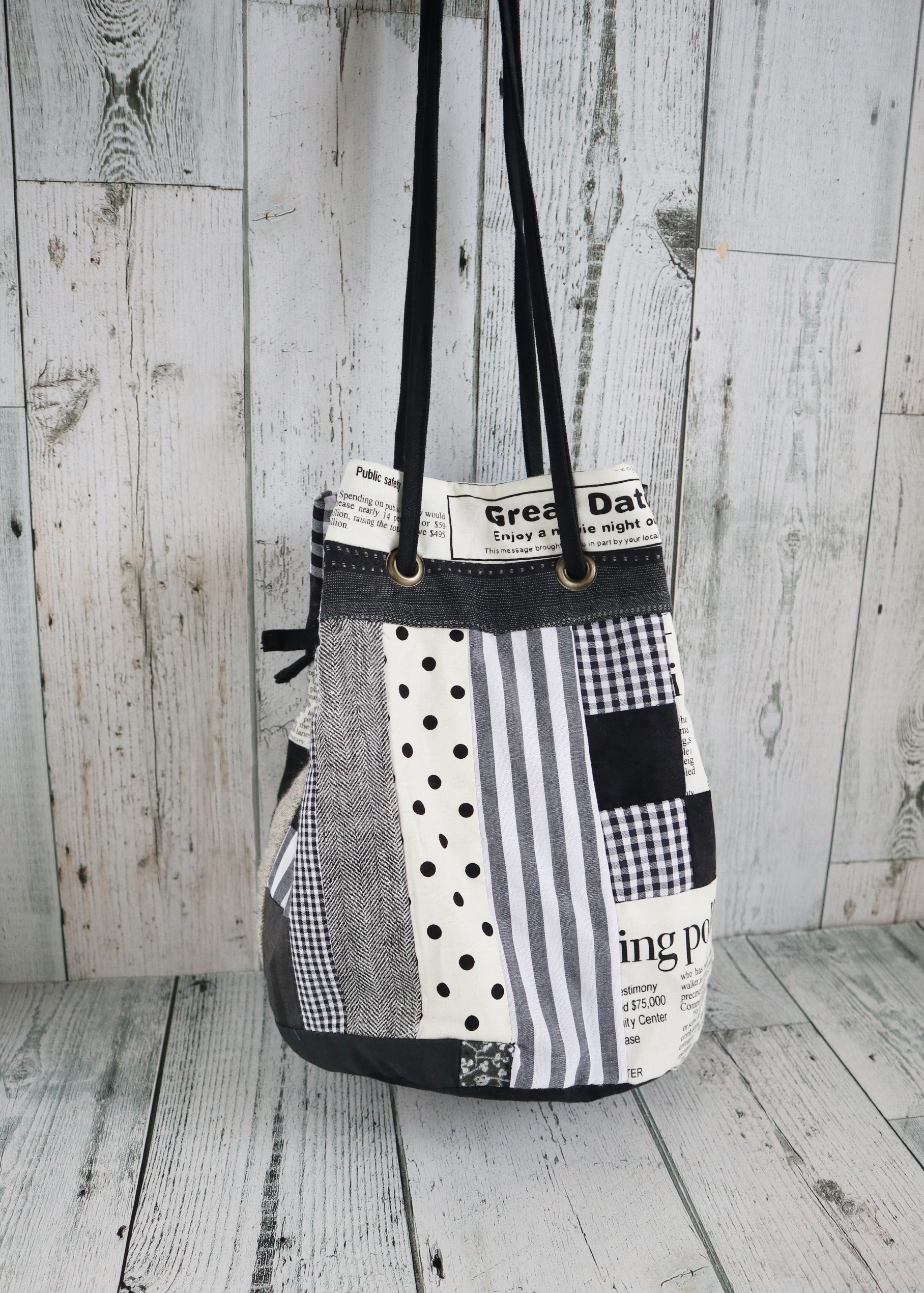 布つなぎの巾着ショルダー（ブラック）