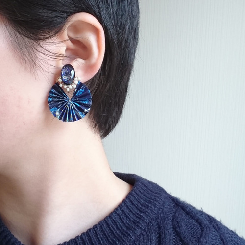197 【夜空】をイメージして製作したシルバー色のアクセ✨ ピアスor