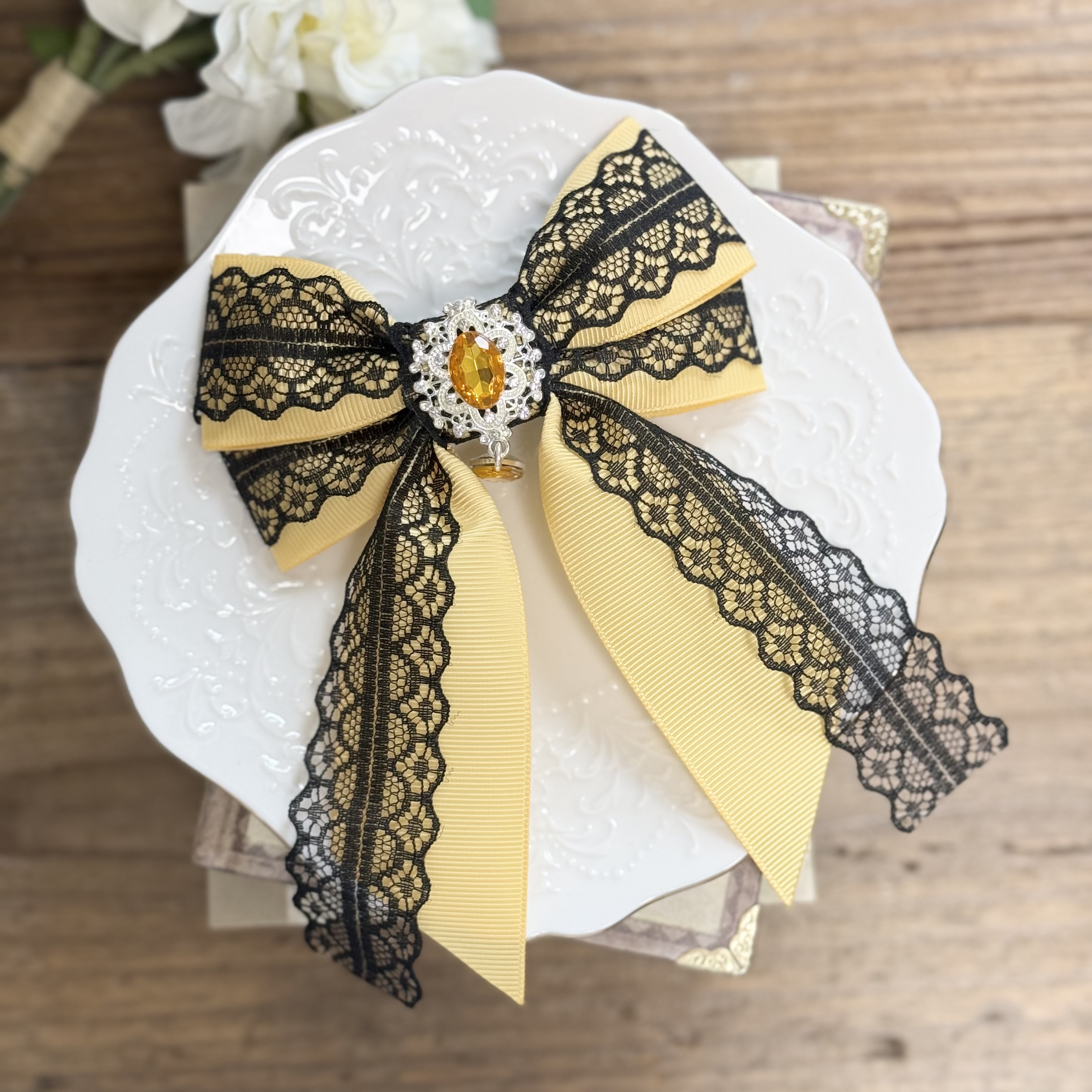 ダブルリボンのバレッタ ブラック×オフホワイト＊キラキラパール