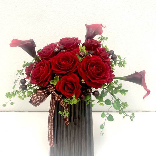 赤いバラの造花アレンジメント アーティフィシャルフラワー赤バラとカラーのアレンジメント還暦祝い
