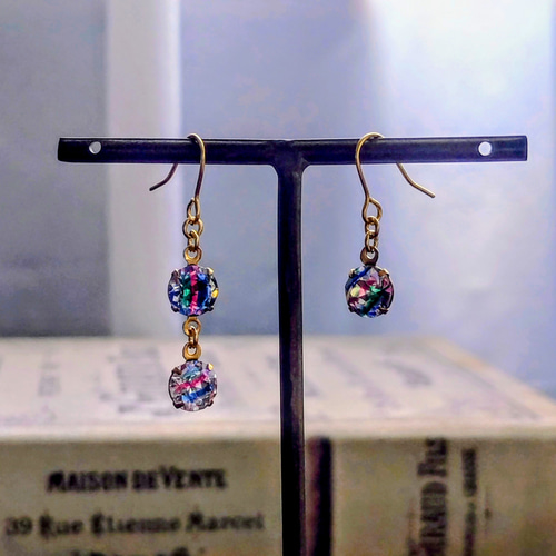 レアパーツ！アイリスガラスのピアス(ニッケルフリー)／イヤリング