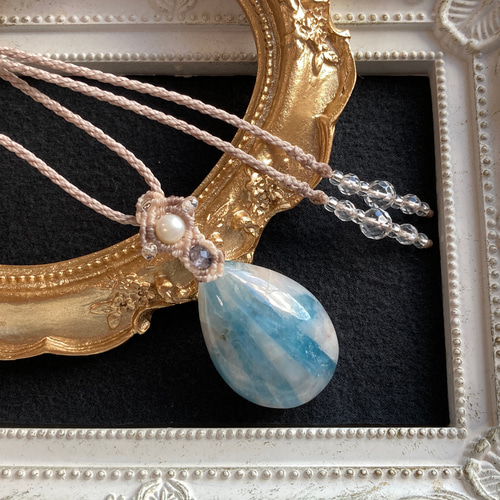 アクアマリンインクォーツ（シリカ母岩つきアクアマリン） Bマクラメ