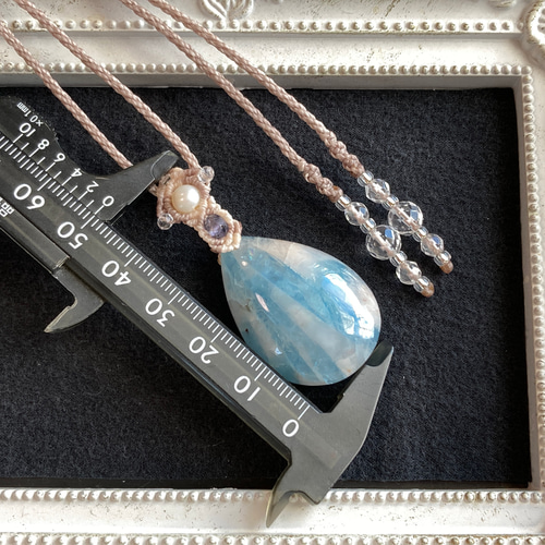 アクアマリンインクォーツ（シリカ母岩つきアクアマリン） Bマクラメ