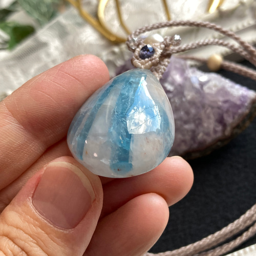 アクアマリンインクォーツ（シリカ母岩つきアクアマリン） Bマクラメ