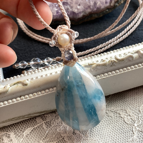 アクアマリンインクォーツ（シリカ母岩つきアクアマリン） Bマクラメ