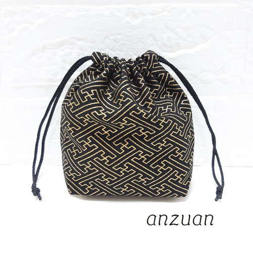 和柄 金紗綾形 ミニ巾着(黒×金)(黒) 巾着袋 anzuan 通販 18035491