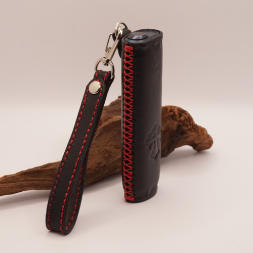 アイコスイルマiワンケース 栃木レザー持ち手、加熱ボタンにカシメ