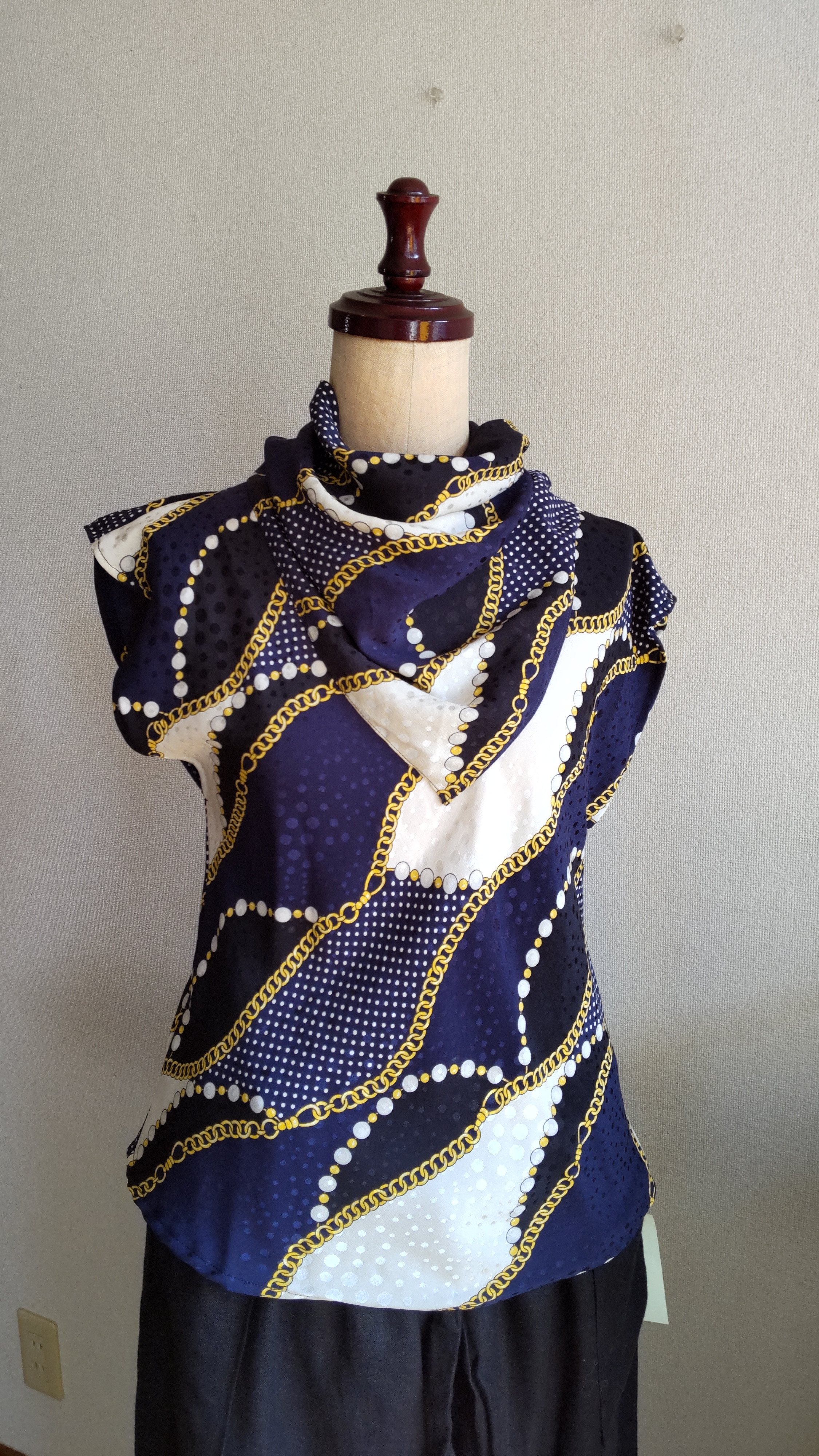 シルクスカ-フでジレ